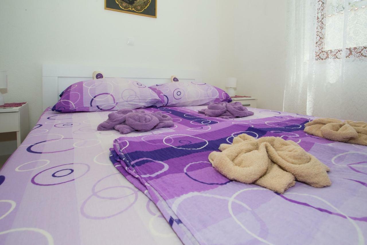 Apartments Mihic Makarska Exterior foto