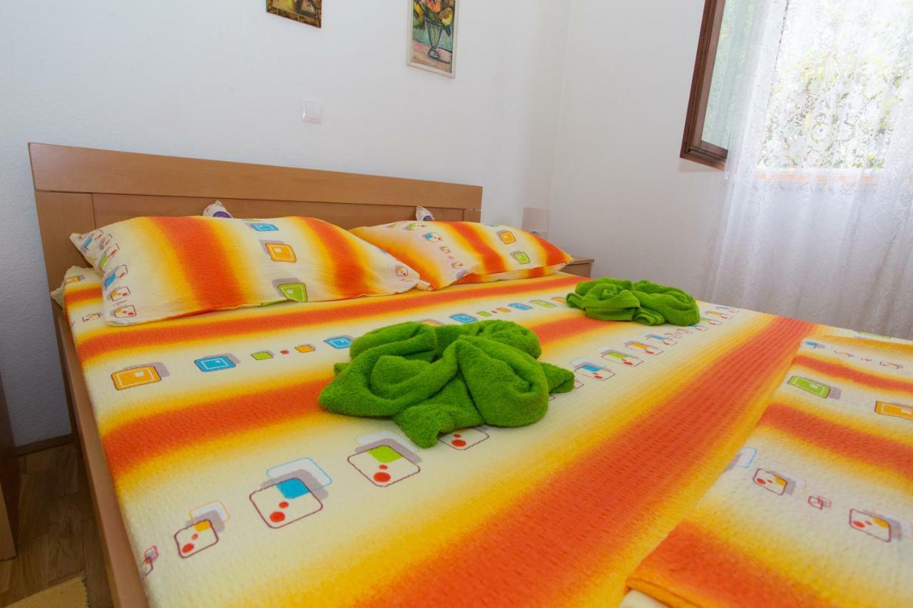 Apartments Mihic Makarska Exterior foto