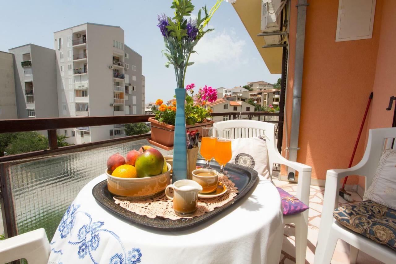 Apartments Mihic Makarska Exterior foto